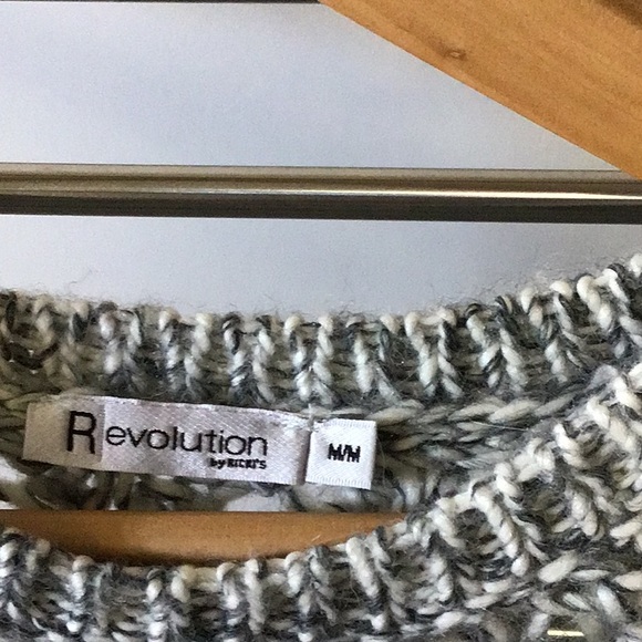 Revolution grey sweater so pretty - Picture 2 of 8